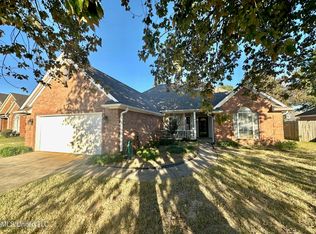 7688 Alexanders Crossing Dr, Olive Branch, MS 38654