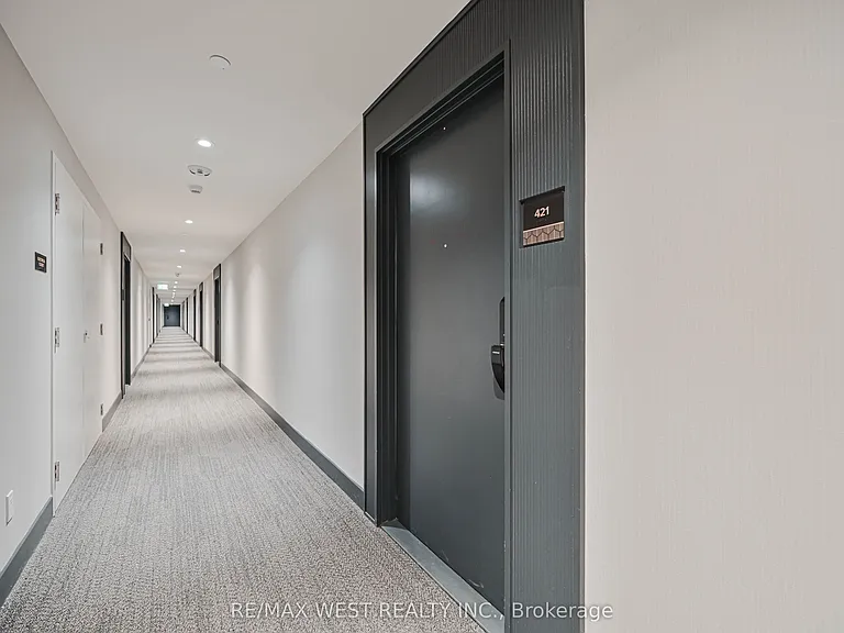 405 Dundas St W #421 — Photo 8