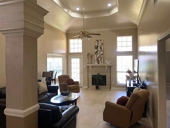 3rd image of 3670 Champions Dr
