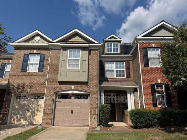124 Longchamp Ln, Cary, NC 27519