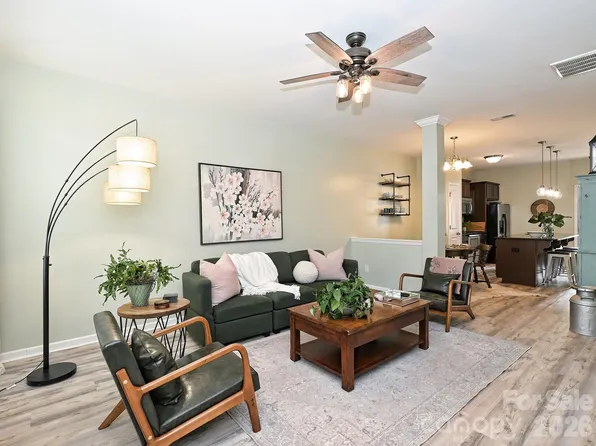 13748 Calloway Glen Dr, Charlotte, NC 28273