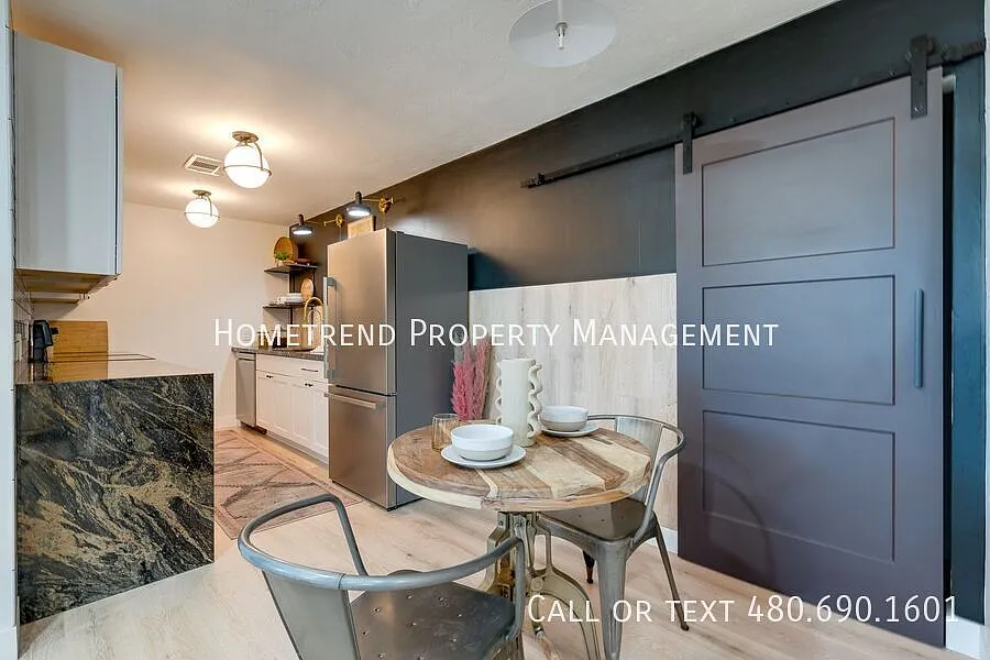 2/1 Remodeled Apartment- — Photo 4
