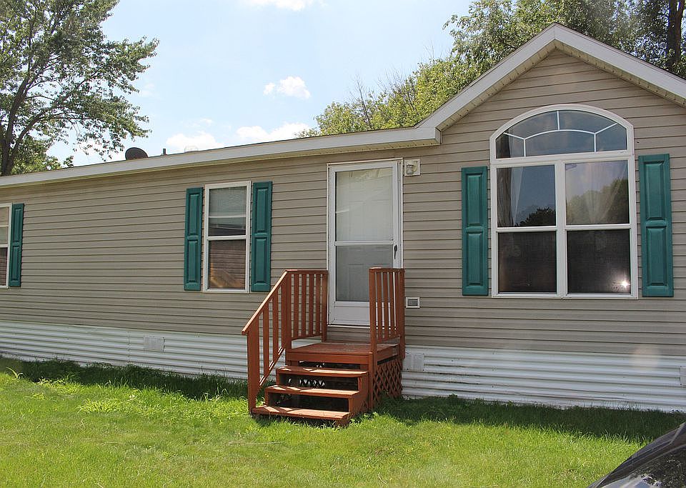 1st image of 15057 Forest Blvd N Trailer 33