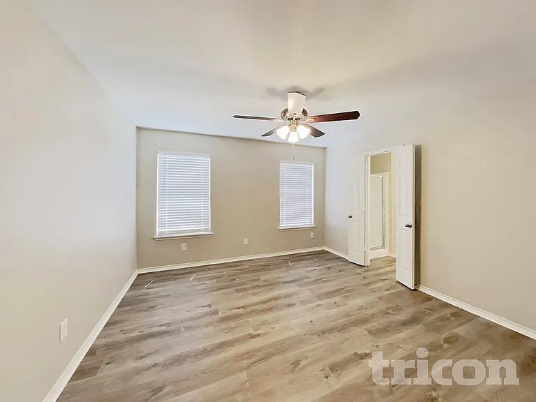 1110 Wayne Ave — Photo 7