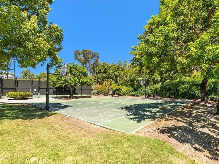 25732 Weston Dr — Photo 48
