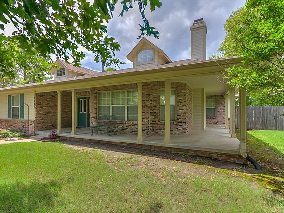 3rd image of 7608 N 146th East Ave