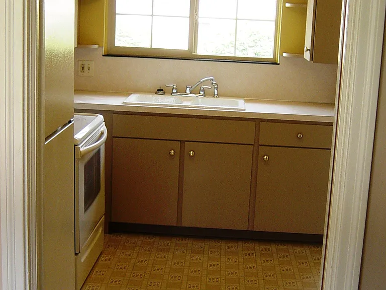 144 Taft Ave NE — Photo 7