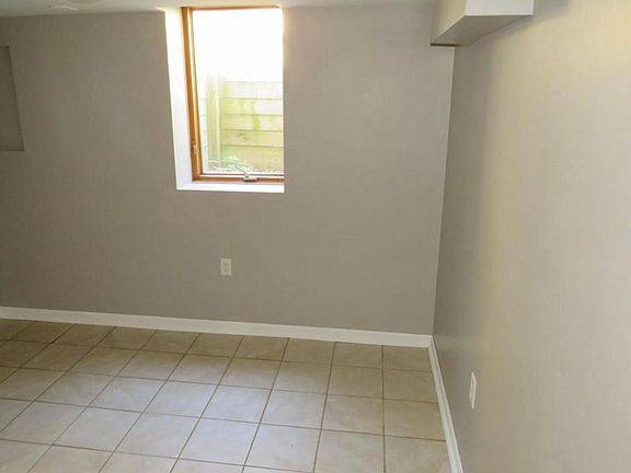 3rd image of 440 3rd Ave S #1