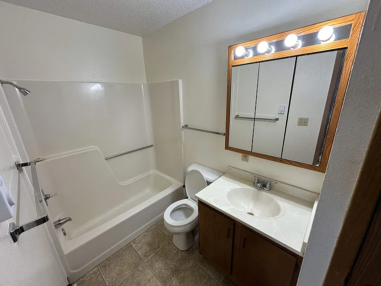 805 11th St N #2 — Photo 3
