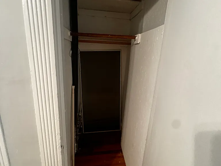 31 Orkney Rd #5 — Photo 1