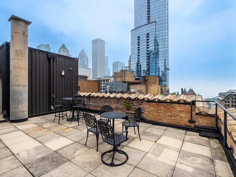 6 E Monroe St #1503 — Photo 17