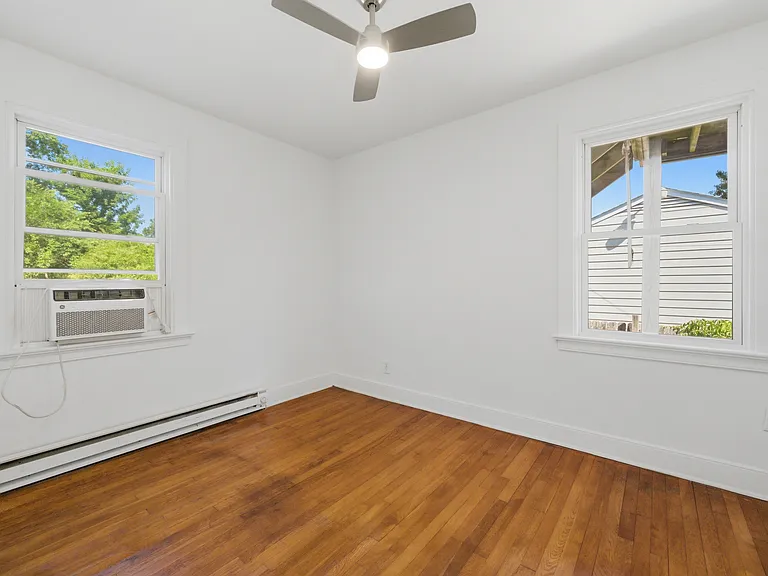 302 Marlin Dr — Photo 1