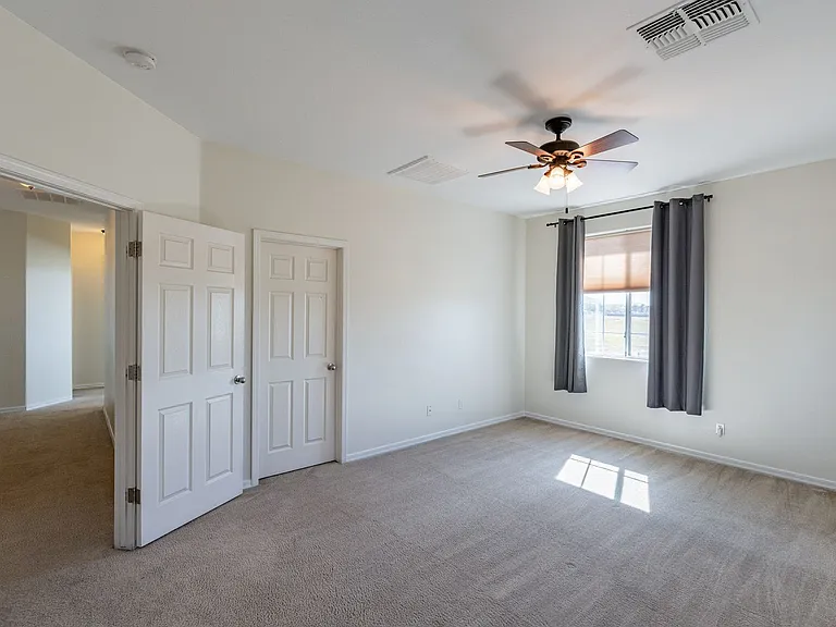 7416 S 27th Pl — Photo 16
