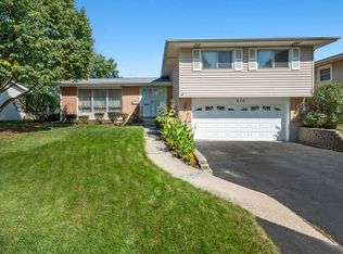 616 Lilac Way, Lombard, IL 60148