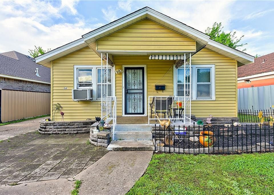 1st image of 608 SW 32nd St