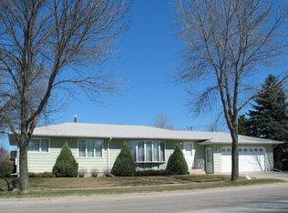 1920 13th Ave S, Grand Forks, ND 58201