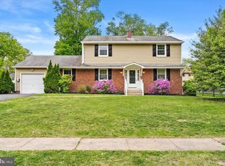 10 Great Woods Dr, Ewing, NJ 08618
