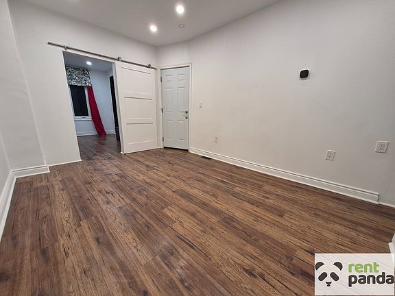 3rd image of 156 Oakcrest Ave