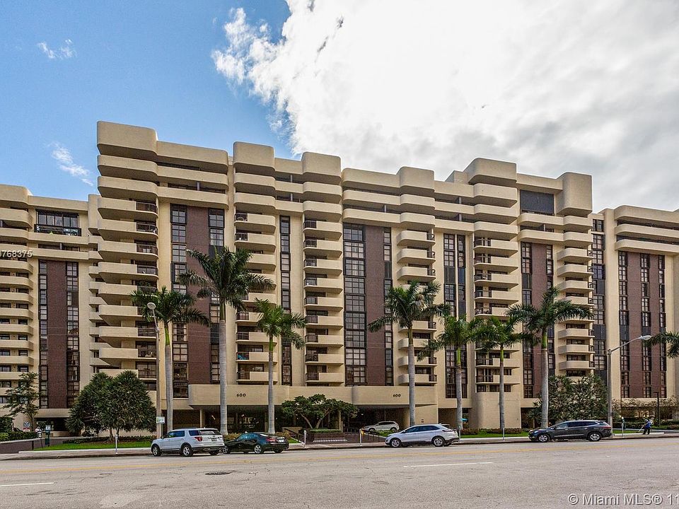 1st image of 600 Biltmore Way APT 404