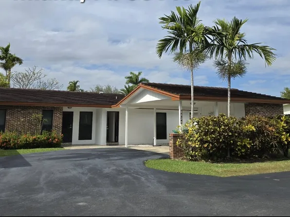 8520 SW 80th Pl, Miami, FL 33143