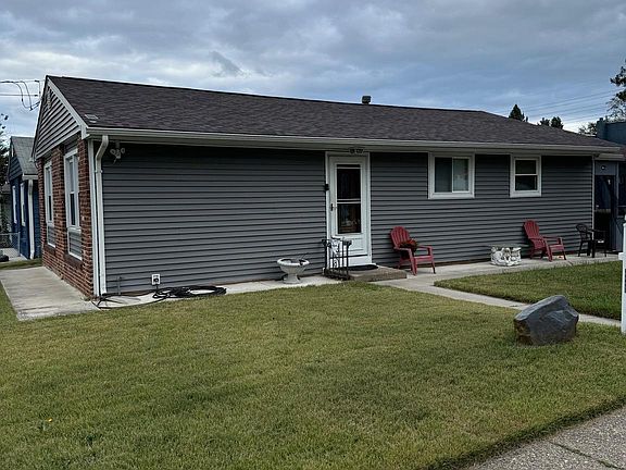 5th image of 430 Bridgeview Ave