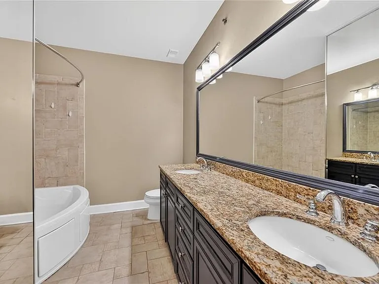 2865 Lenox Rd NE #610 — Photo 23