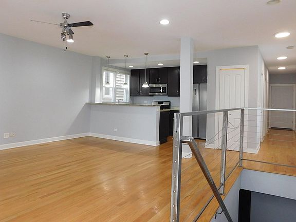 2nd image of 1826 N Wood St #1