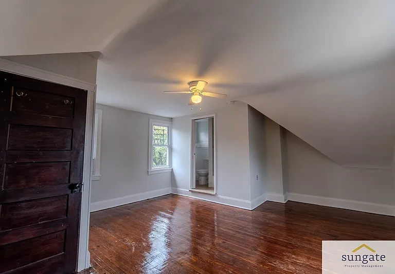 348 E University Pkwy — Photo 22