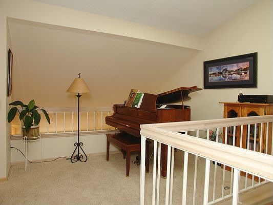 5th image of 2100 Shenandoah Ln N #D