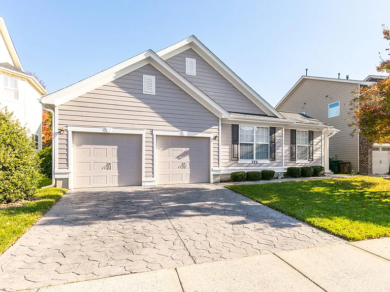 722 Pierside Dr — Photo 14