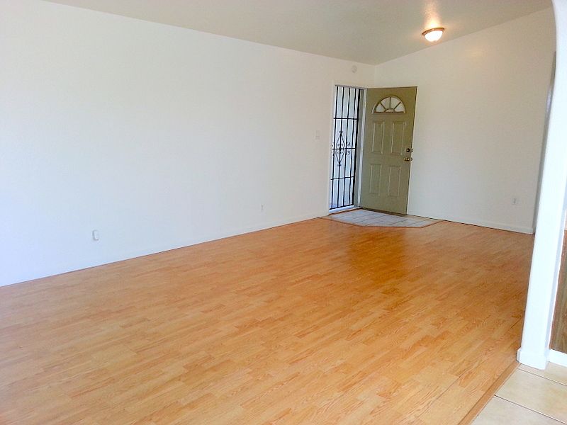 1st image of 901 Minaker Dr