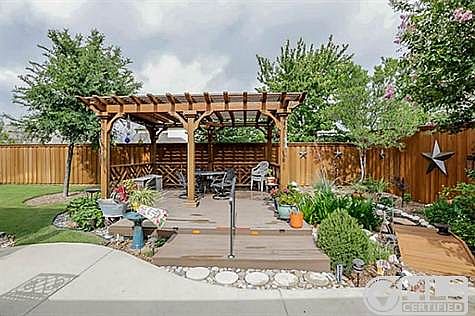 3rd image of 605 Peacock Dr