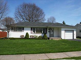 36 Breton Rd, Rochester, NY 14622