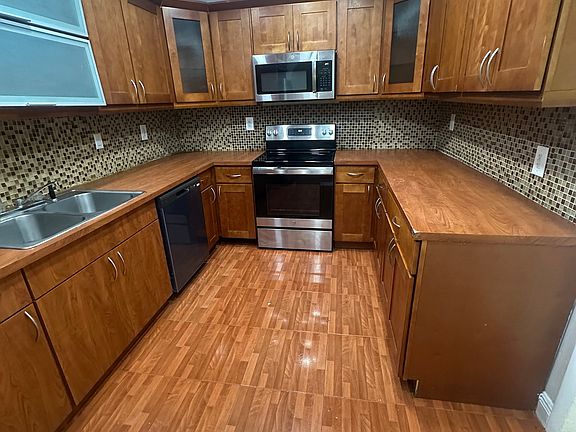 3rd image of 1165 NE 130th St #1