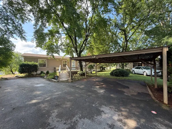 3601 Wellington Ln, Louisville, TN 37777