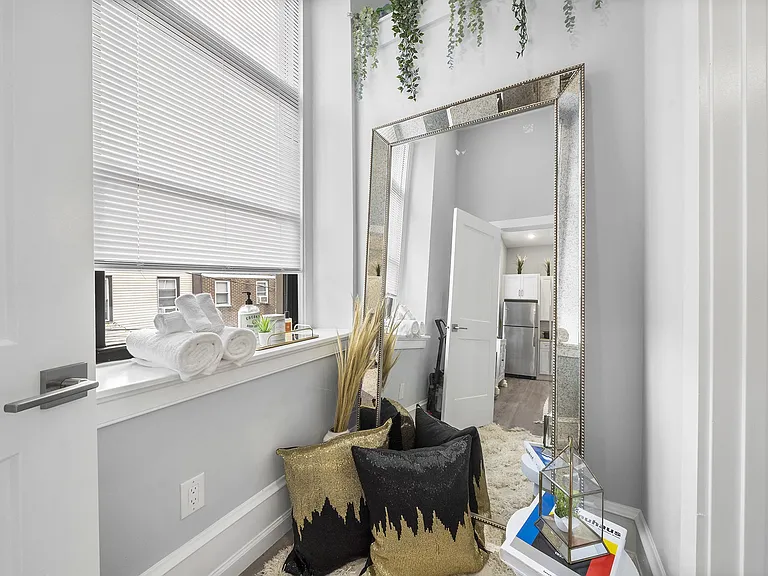 Dickinson Lofts — Photo 21