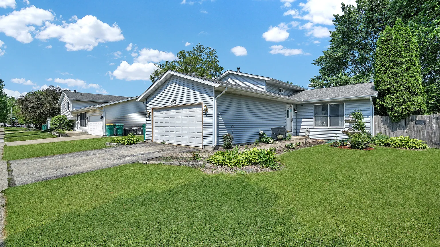 1051 Karen Dr photo 1