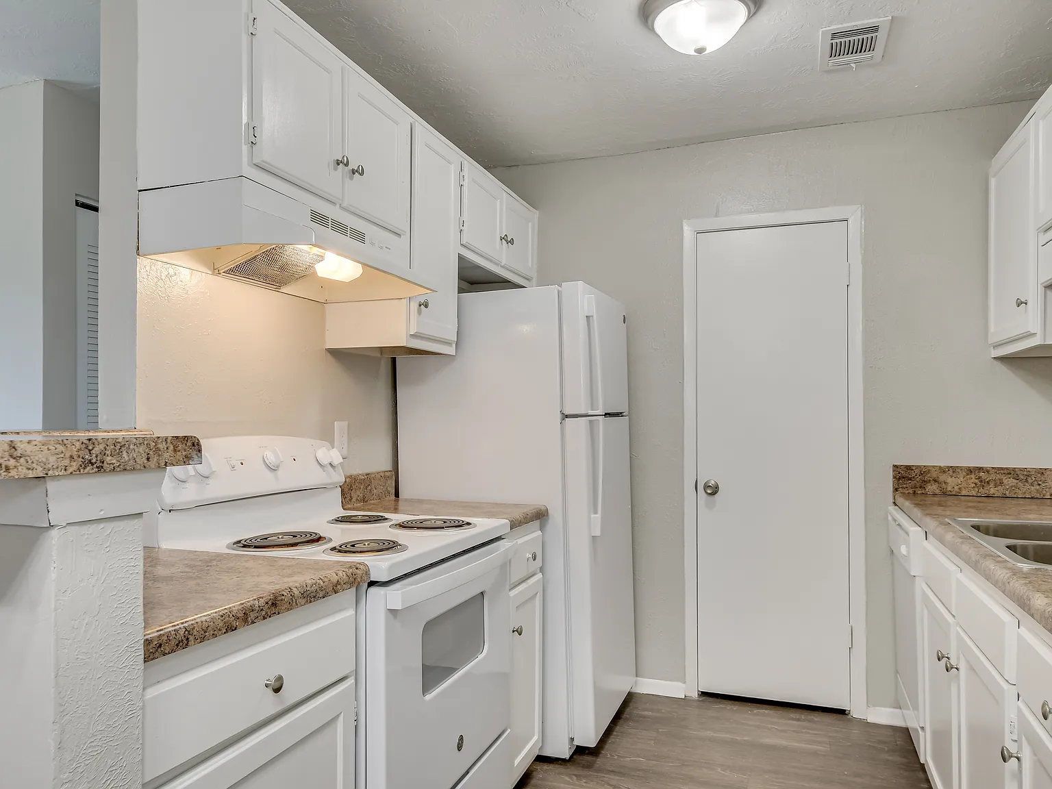 Hunters Run Apartments — Photo 4