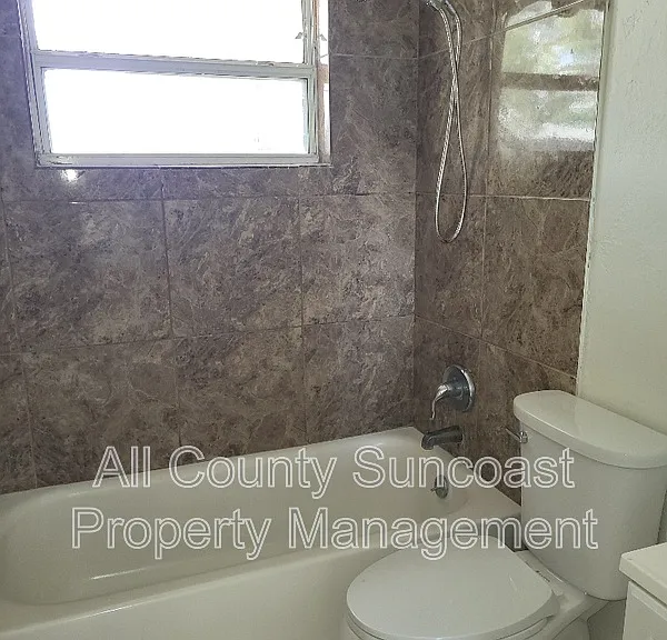 4018 Darlington Rd — Photo 8