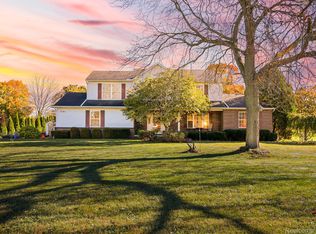 2181 Ore Creek Ln, Brighton, MI