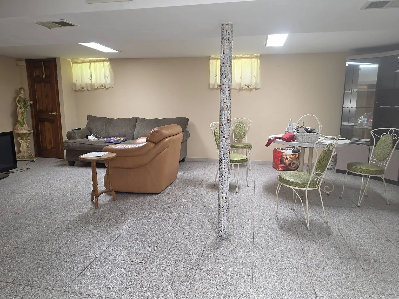 3 bed, 3.0 bath, 1248 sqft, $4,500 — Photo 2