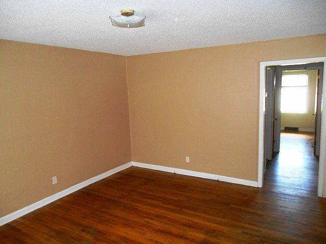 2nd image of 4148 Lee St #C