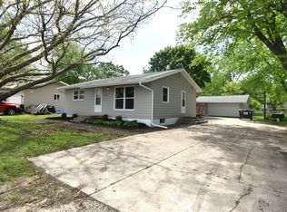 220 S Ave, Nevada, IA 50201