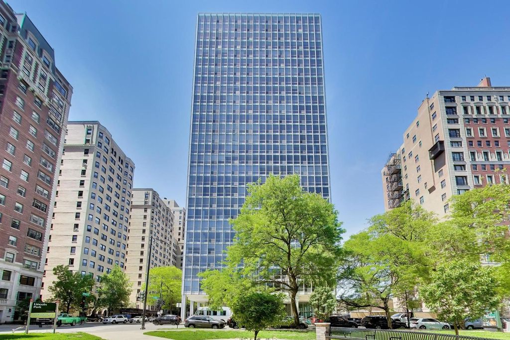 2400 N Lakeview Ave APT 808, Chicago, IL 60614 condo