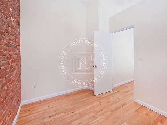 4th image of 90 Elizabeth St #10A