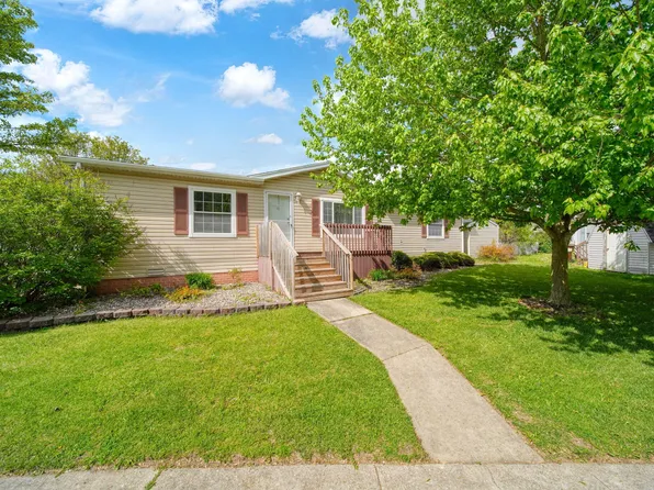 704 Hidden River Dr, Adrian, MI 49221