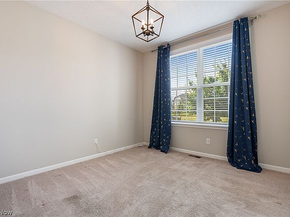 4th image of 1720 Cobham Ln