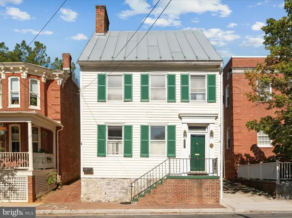 121 N Washington St, Winchester, VA 22601