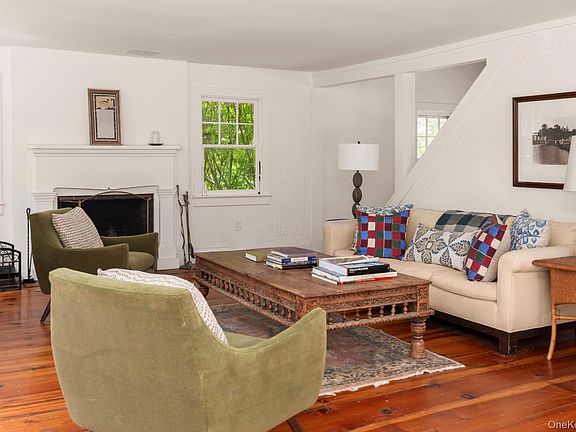 4th image of 74 Willow Brook Road