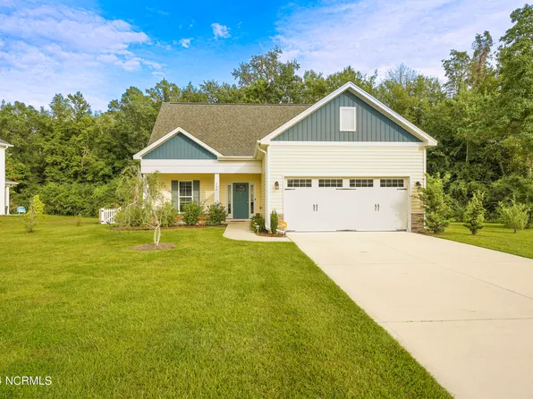 404 Jasmine Way, Burgaw, NC 28425